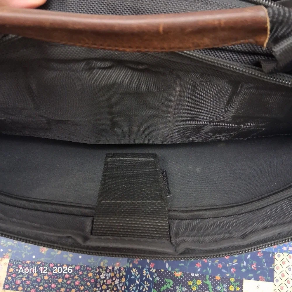 Duluth Trading Co Messenger Bag Navy Blue and Leather Laptop Carrier